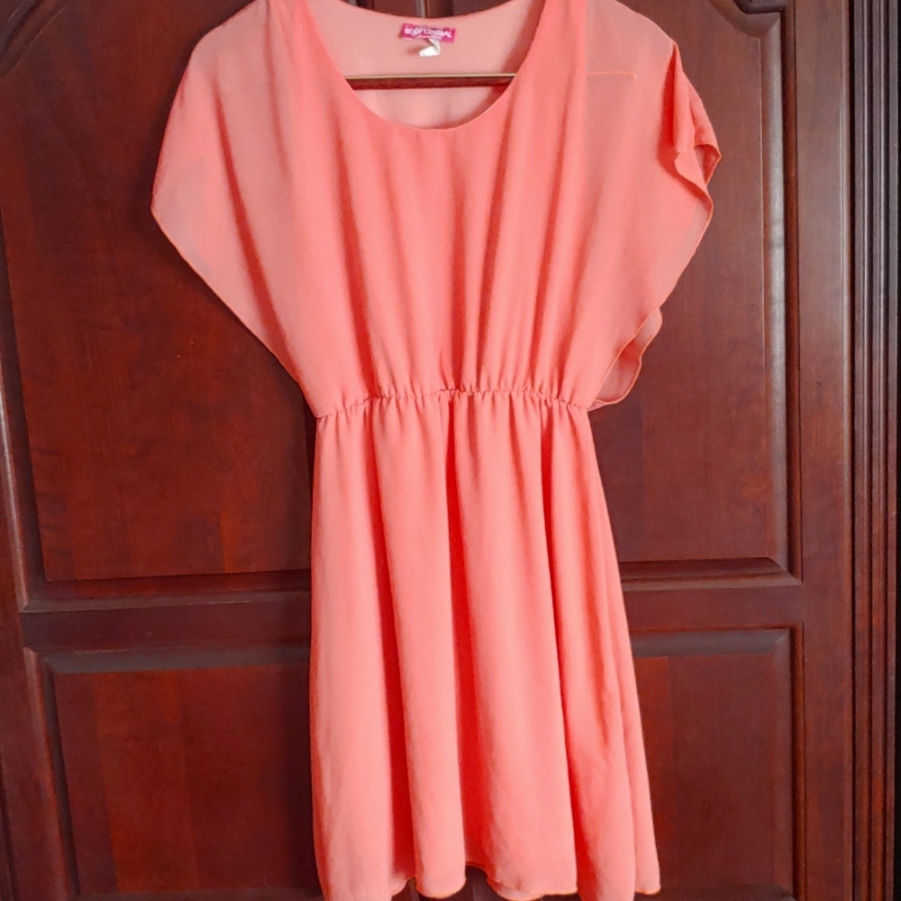 Body central flowing spring dress! Very nice gently worn condition!